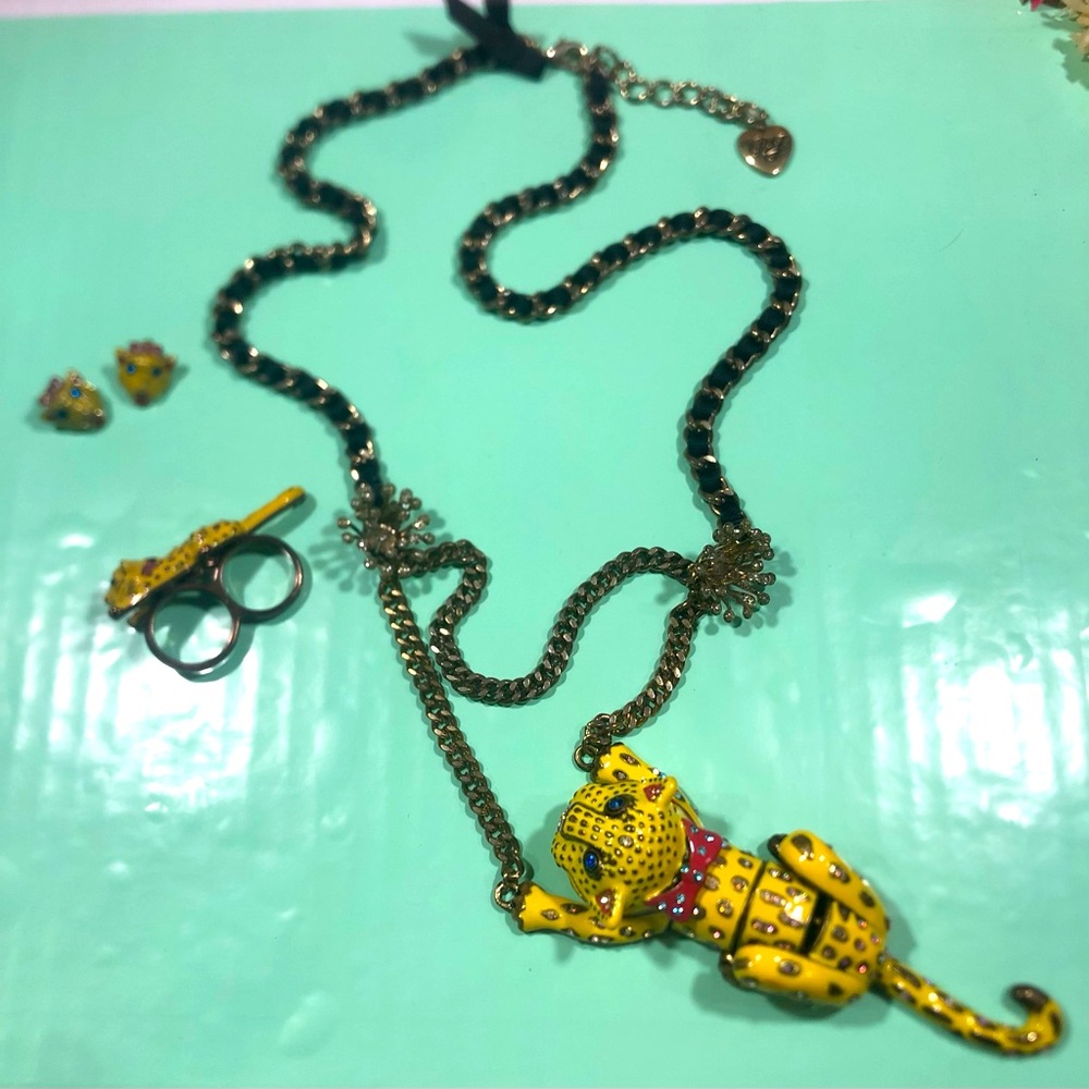 Betsey Johnson, vintage jaguar necklace, earrings, and ring